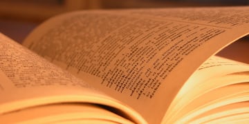 El libro del guaymallino está expuesto este viernes en la Biblioteca Municipal Almafuerte.