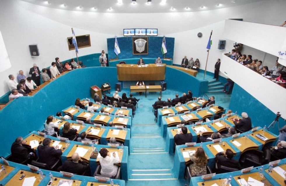 La Legislatura aprobó el pase a planta de a unos dos mil trabajadores
