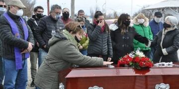 Caso Gutiérrez: a un mes del crimen, su cuerpo fue sepultado en el cementerio de Río Gallegos