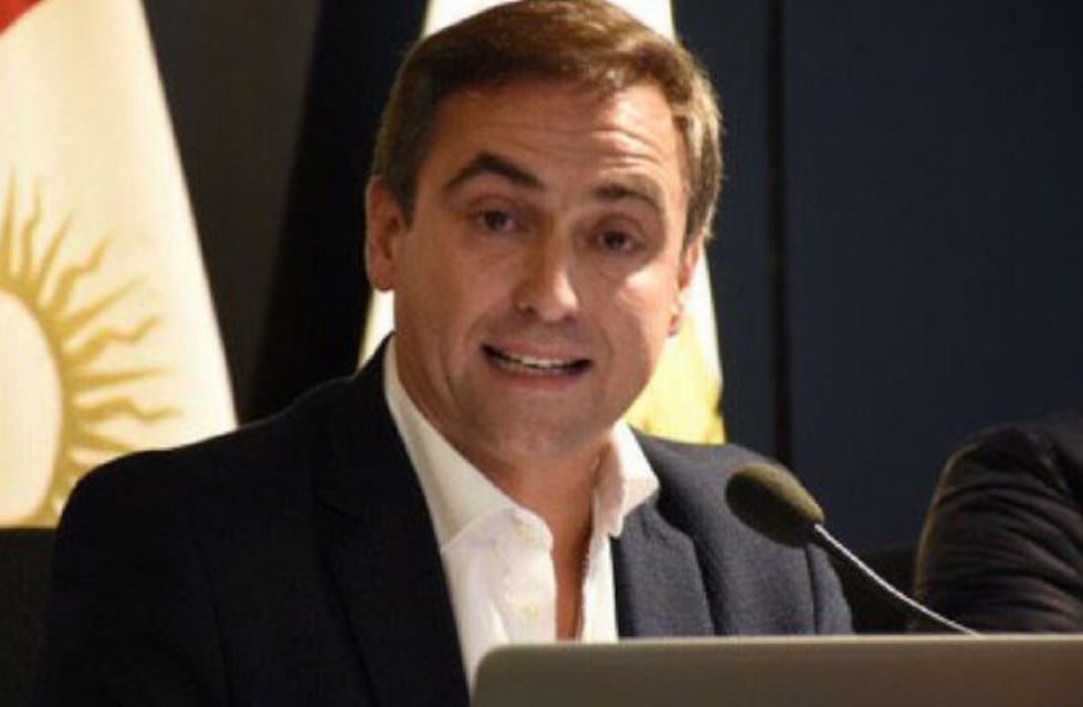 Mestre y el recorte de las jubilaciones: "El legislador 'cara de piedra' González"