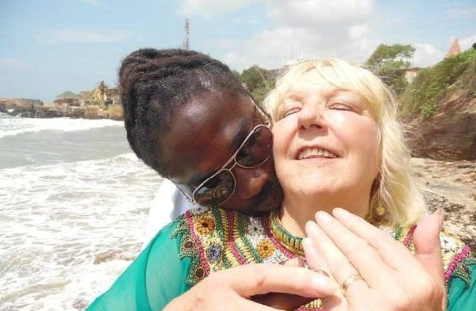 El testimonio de una abuela que reveló que su esposo le mintió y "la usó"