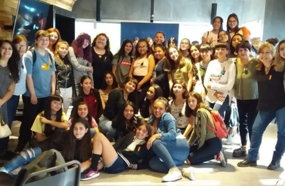Alta Gracia: alumnas del programa "Tecno/Fem" visitaron la empresa Mercado Libre