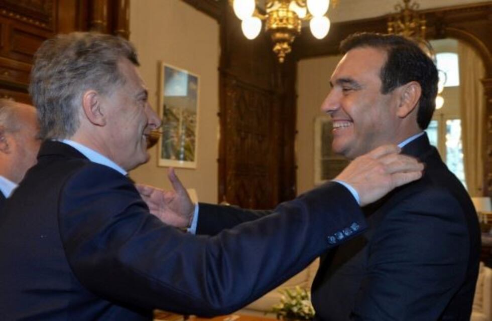Gustavo Valdés participa de la reunión de gabinete ampliada y prepara viaje al exterior