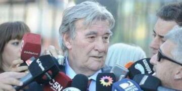 Armando Pu00e9rez tras salir de la reuniu00f3n con dirigentes de Primera.