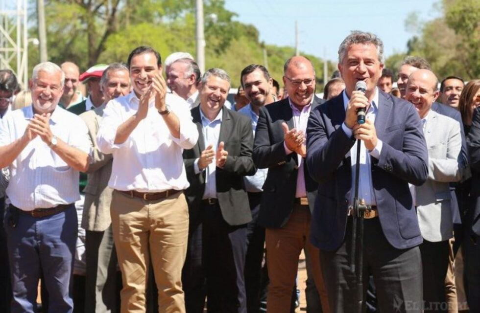 Echevere y Valdés inauguraron el enripiado de una ruta provincial