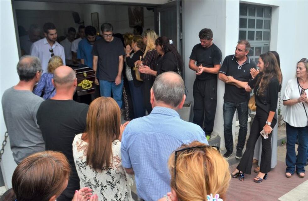 Despidieron con aplausos a Miguel García