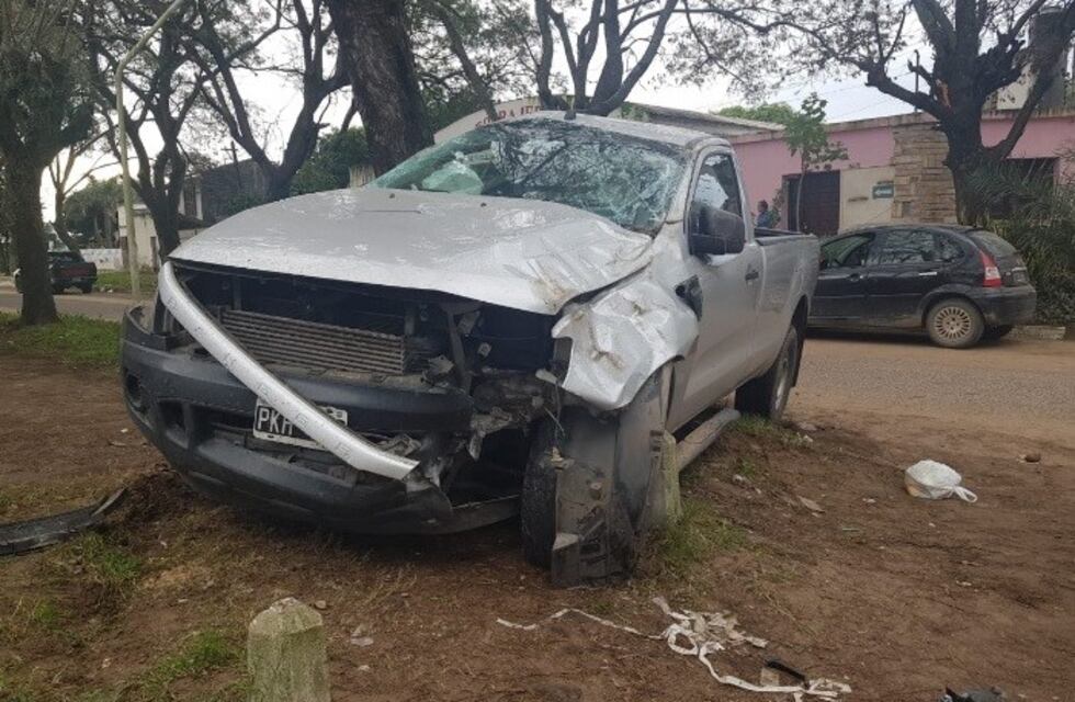Estaba drogado, robó una camioneta y chocó