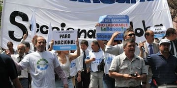 Mañana habrá paro en los bancos que no pagaron el 12% de aumento salarial acordado\u002E