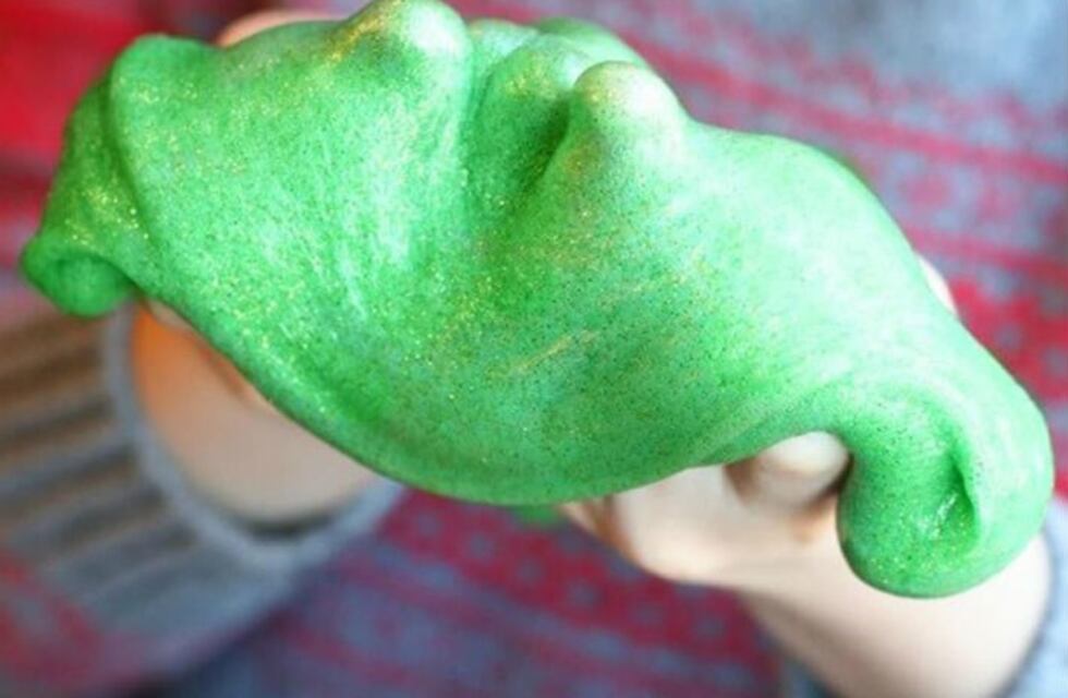 Alertan sobre los peligros del slime, la masa casera de moda