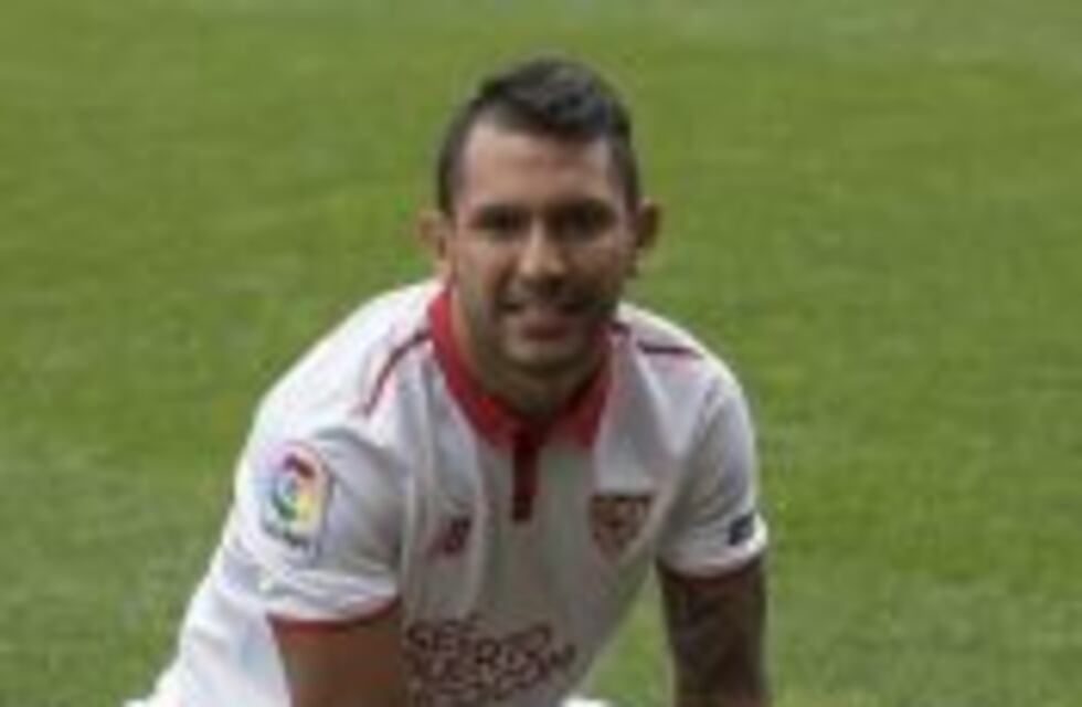 A días de su llegada a Sevilla, Walter Montoya se animó a grabar un video cantando