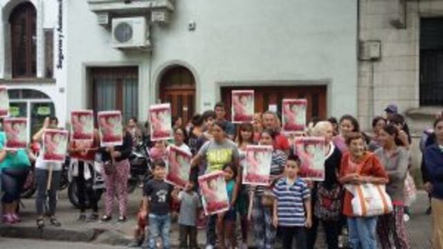 La manifestaciu00f3n se iniciu00f3 este martes a las 10 en la puerta de la Unidad de Homicidios Dolosos.
