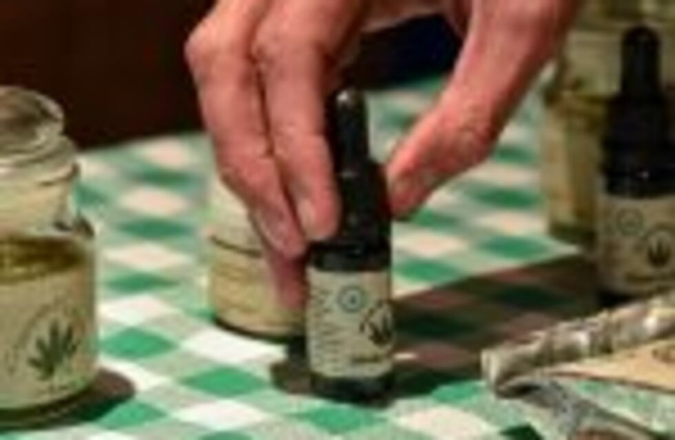 La Universidad de La Plata busca producir y controlar la calidad del aceite de cannabis