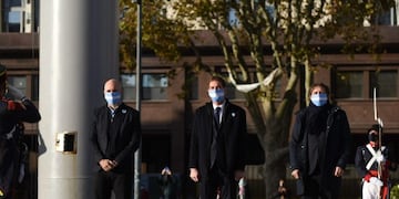El jefe de Gobierno porteño, Horacio Rodríguez Larreta, participó esta mañana del acto de izamiento de la bandera que se realizó en Plaza de Mayo para conmemorar el Día de la Patria\u002E Lo acompañaron el vicejefe de Gobierno, Diego Santilli, y el secretario general y de Relaciones Internacionales, Fernando Straface\u002E (Fotos: Walter Carrera/GCBA)