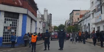 Policía controla el área de pagos, en Jujuy