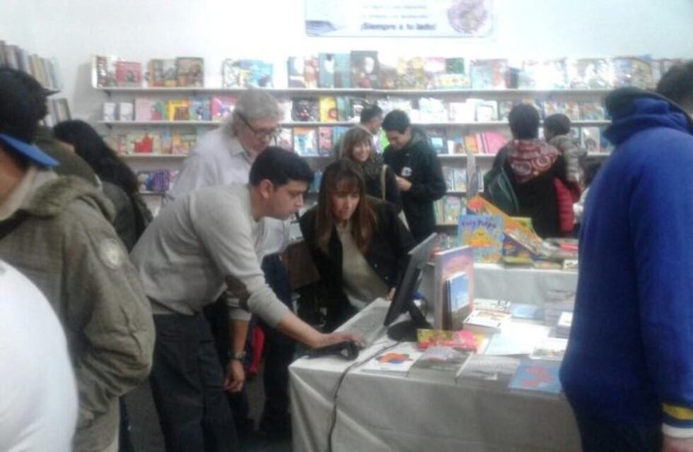 Libro y tecnología: concurso booktuber para escuelas de Santa Cruz