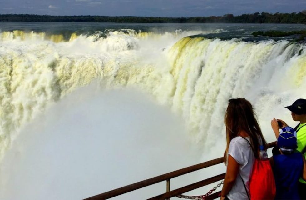 Estiman que luego de la pandemia, las cataratas podrán ser visitadas de a 2 mil personas por día