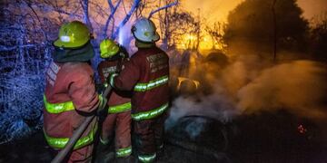 Incendio (Foto tomada del Facebook de Bomberos Voluntarios Salta)