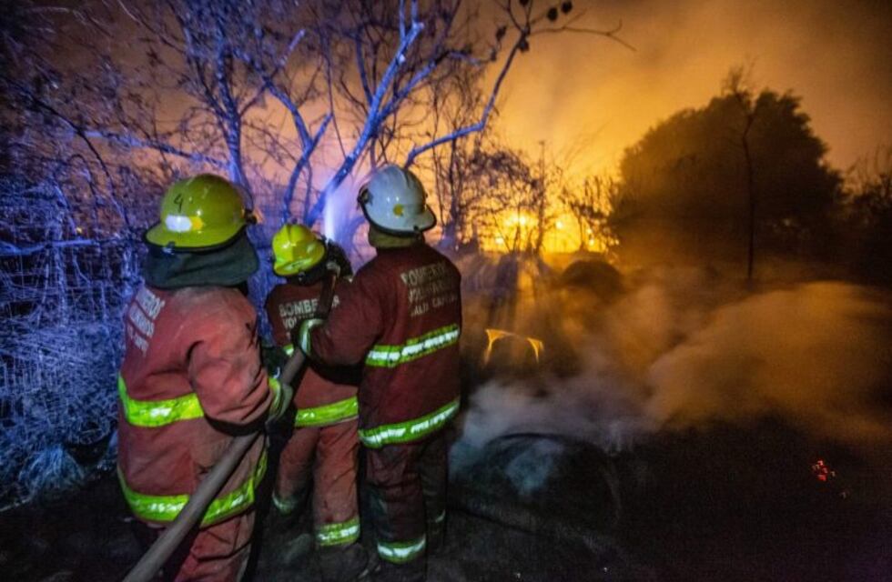 Se incendiaron dos hectáreas en un barrio salteño