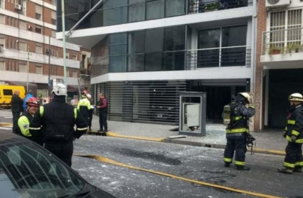 Un herido tras explosión en un edificio de Barrio Norte por escape de gas