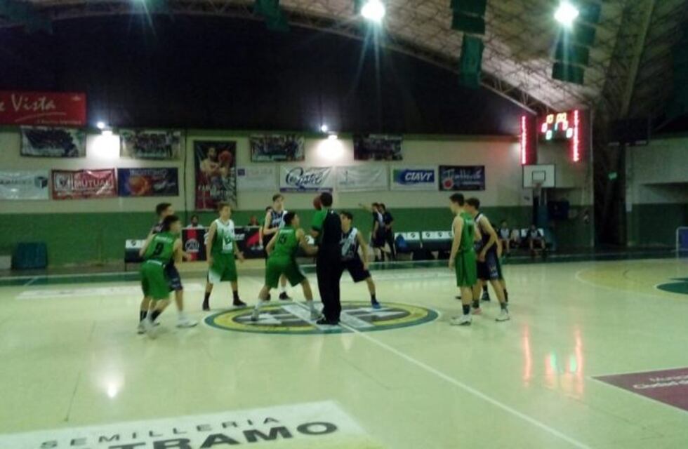 El Cultural de Arroyito se puso al día en primera y formativas