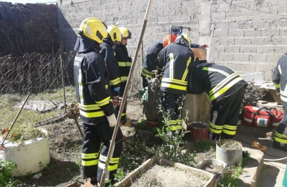 Leones: un hombre de 90 años cayó a un aljibe