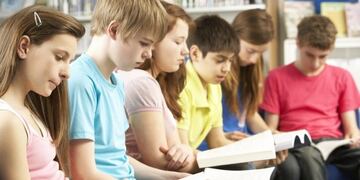 Buscan fomentar el hábito de la lectura entre los adolescentes y jóvenes. (Imagen web)