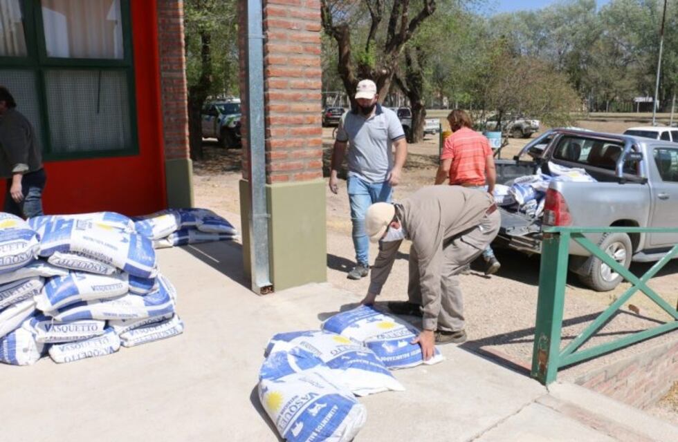 La Provincia entregó ayuda en zonas afectas por los incendios