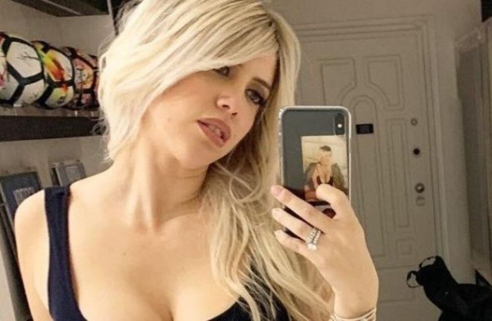 Wanda Nara publicó una foto de su escote en Instagram: "Dicen que sin ellas..."