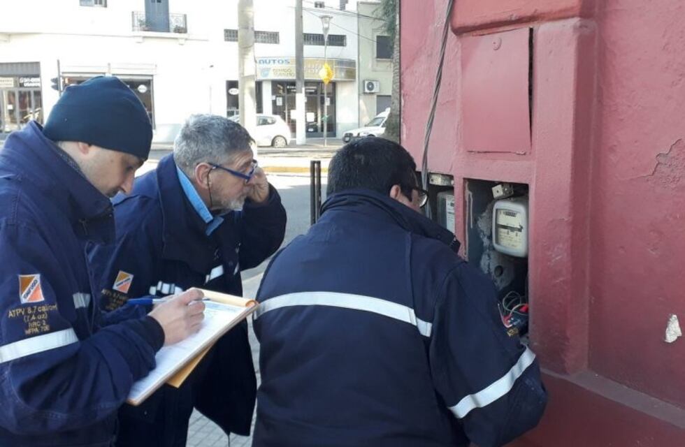 La EPE empezó un operativo para verificar 3.700 conexiones irregulares en Rosario