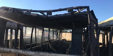 Incendio en colectivos de Ersa\u002E Fotos de Cadena3\u002Ecom