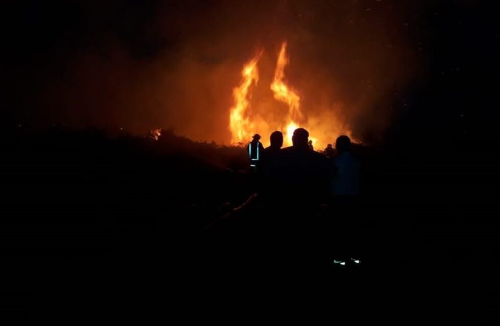 Unquillo: incendio en la Planta de Tratamientos de Residuos