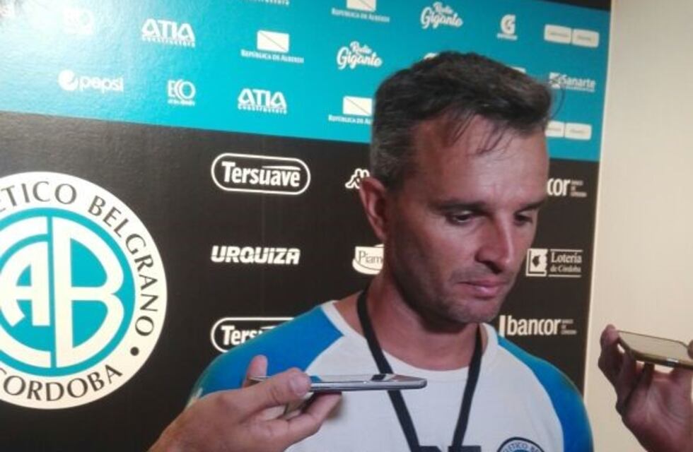 Lavallén va al frente: "Prefiero perder partidos por ir a buscarlos"