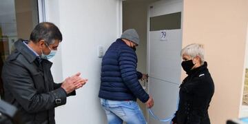 José Bría intendente de Morteros en la entrega de vivienda plan 114 (Prensa Municipalidad de Morteros)