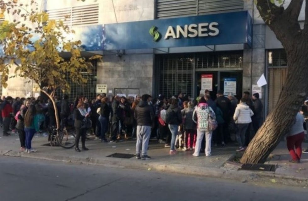 Caos y quejas en Anses de Mendoza