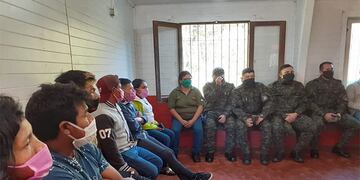 Policías articula tareas con las comunidades Mbyá de la localidad