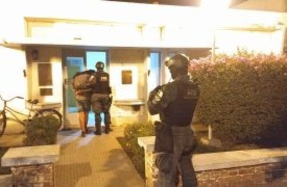 Secuestran drogas y armas en un operativo en Laborde