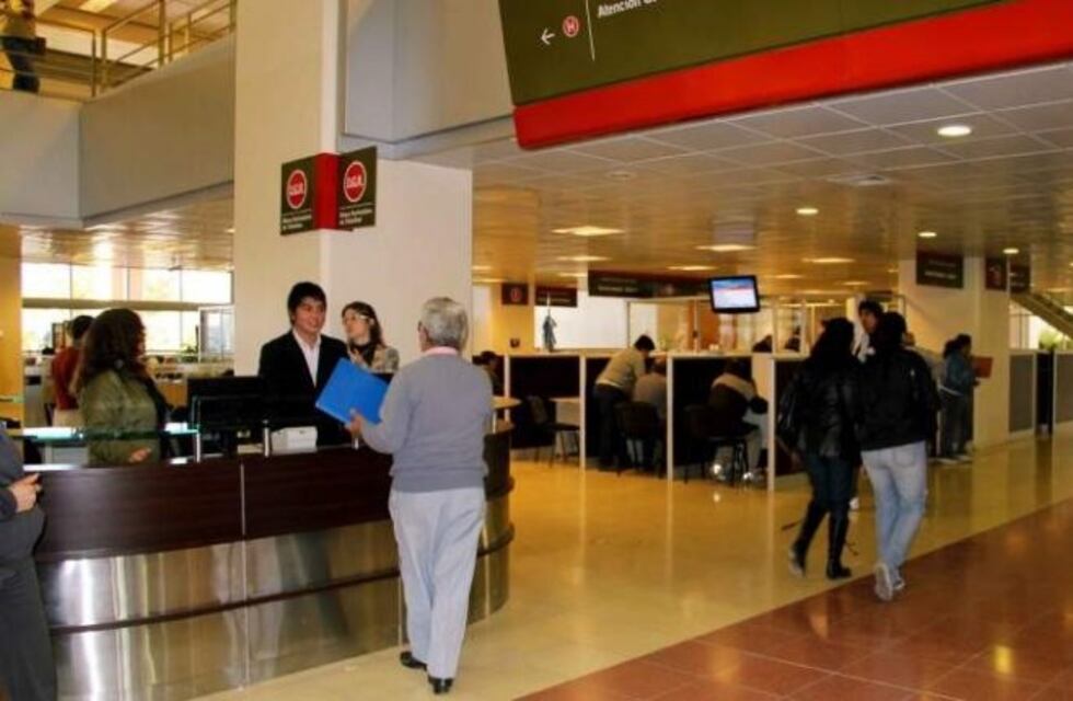 Con un decreto, el Gobernador sanjuanino suspendió el aumento a estatales