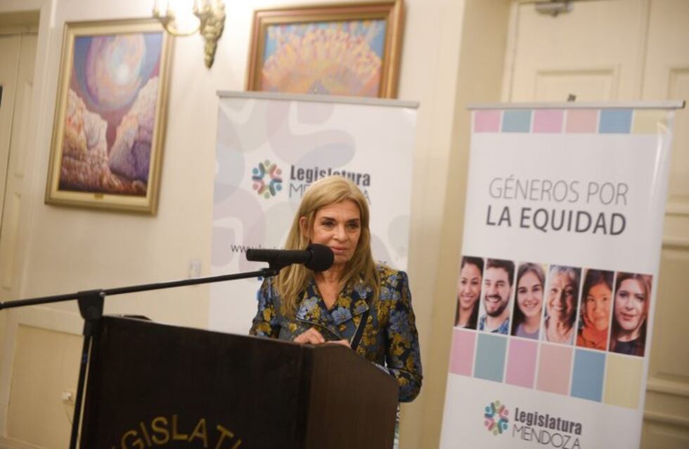 Juristas plantean una reforma de la Constitución con perspectiva de Género