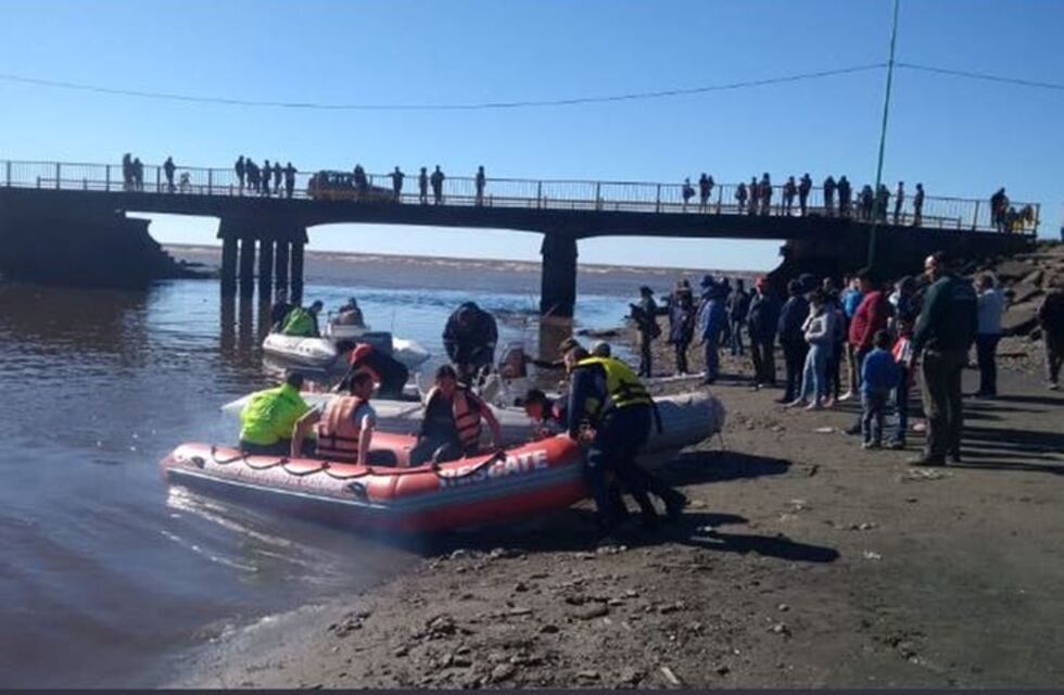Continúa la búsqueda de los pescadores desaparecidos en Punta Lara