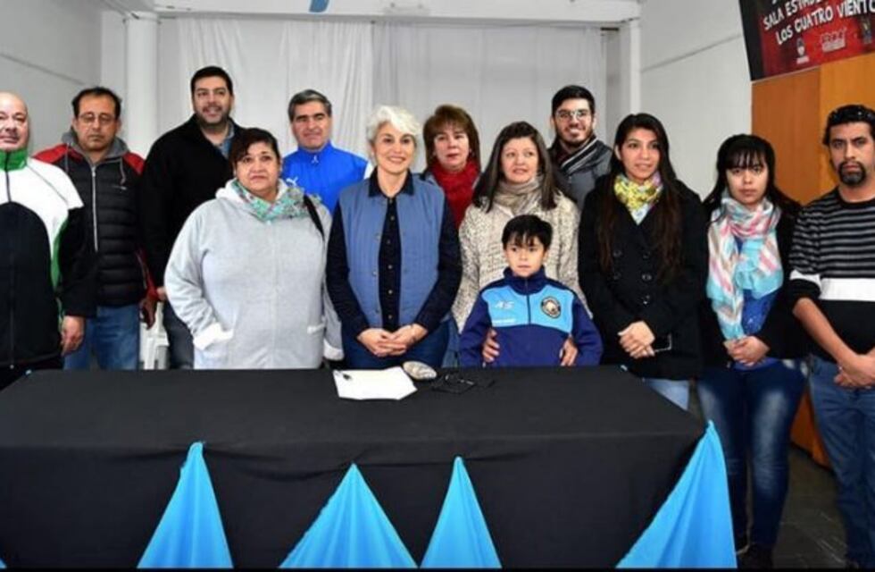 Presentaron la "gran velada día de la bandera"
