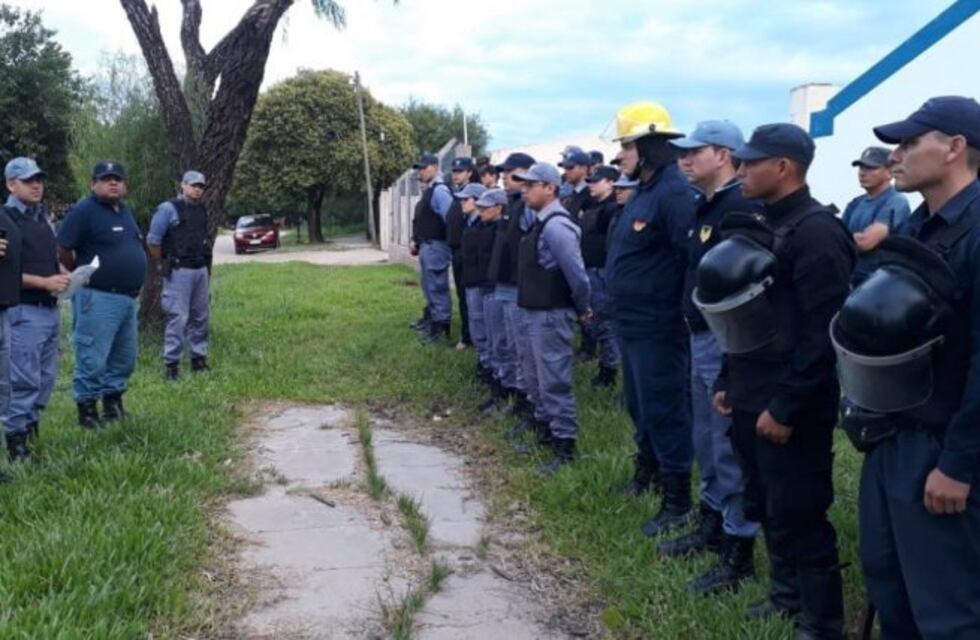 Importante operativo destinado a desalojar un predio en Barranqueras