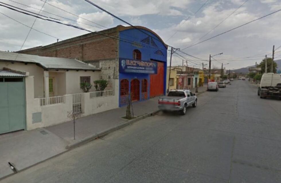 Su pareja la mantenía encerrada y pidió ayuda a través de un papel