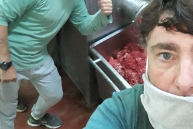 Sindicato de la Carne entrega alimentos a trabajadores afiliados o no afiliados al gremio