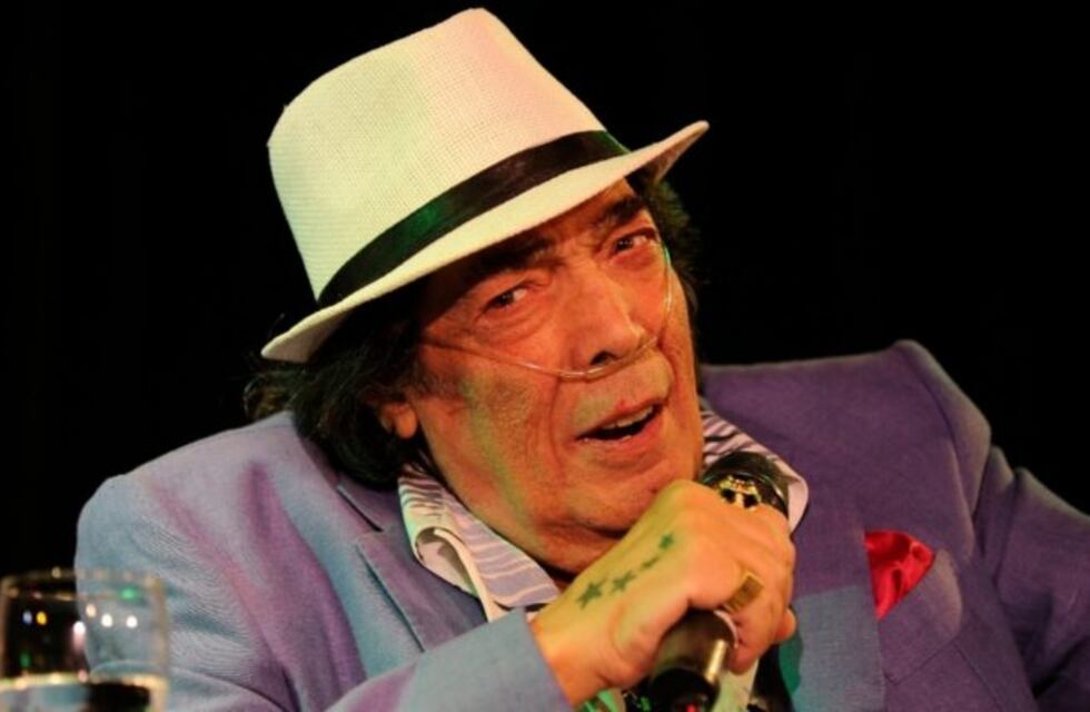 Nuevo parte medico de Cacho Castaña: "Grave y con pronóstico reservado"