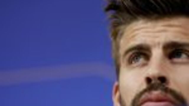 GRA384. TURu00cdN (ITALIA), 05/10/2016.- El defensa de la selecciu00f3n espau00f1ola de fu00fatbol Gerard Piquu00e9, durante la rueda de prensa de hoy en Turu00edn, previa al segundo partido de clasificaciu00f3n para el Mundial 2018 que el equipo disputa mau00f1ana frente a Italia en el