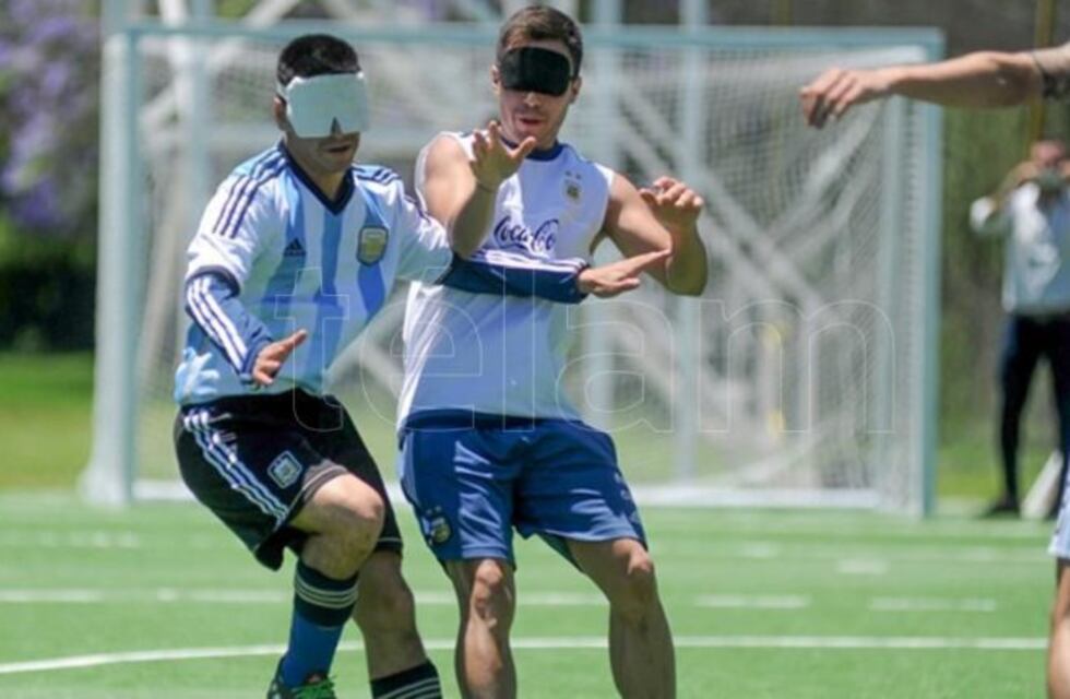 Festejo santiagueño en la goleada de Los Murciélagos a Perú