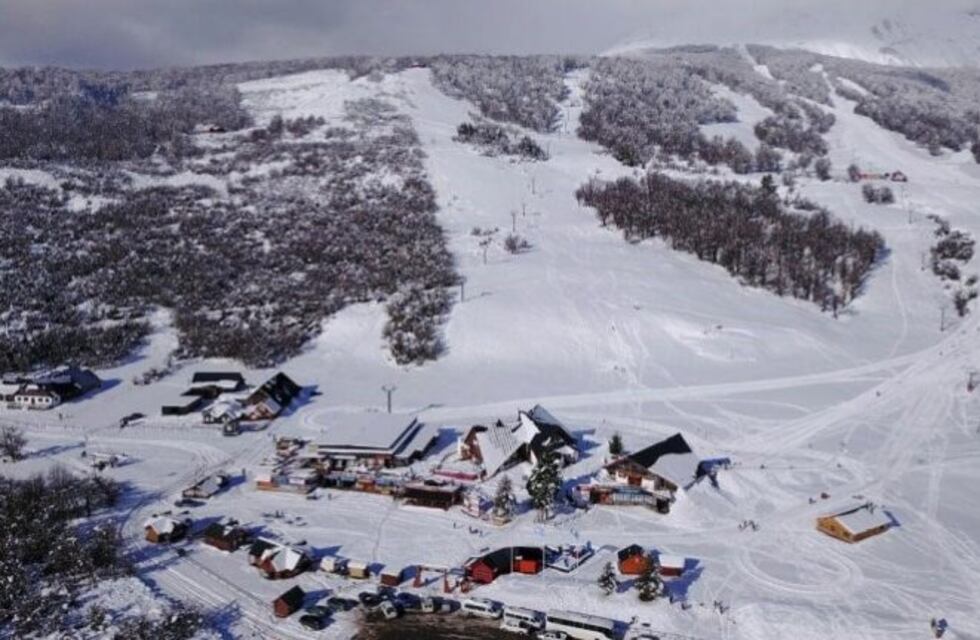 Habilitan actividades recreativas y deportivas en los centros de esquí de Neuquén