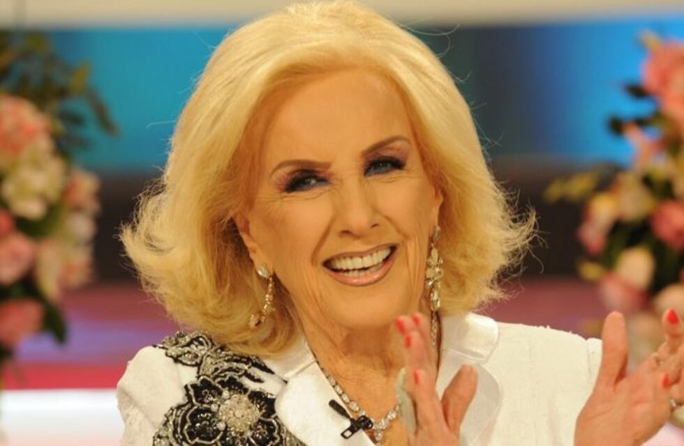 Se cortó la luz en el programa de Mirtha Legrand y los invitados quedaron a oscuras