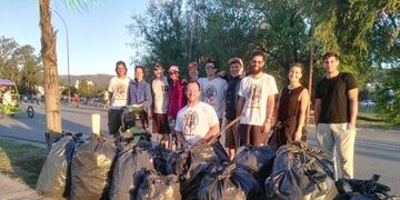 Nueva jornada de limpieza del lago San Roque