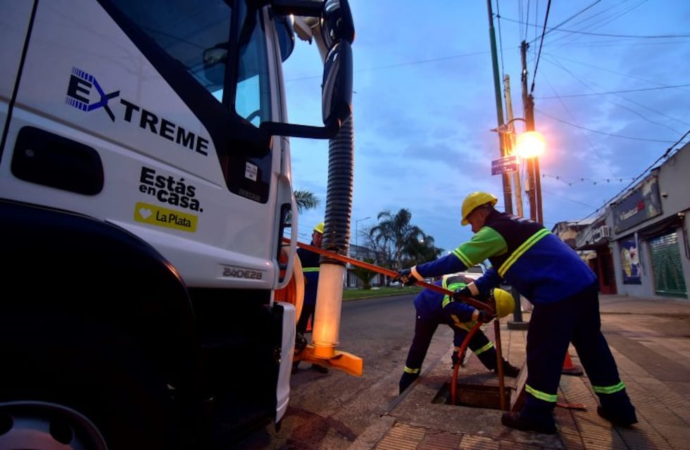 Prevención de inundaciones: avanza el plan de limpieza y mantenimiento de sumideros